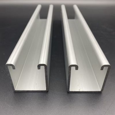 Se trata de un canal de aluminio 6005 unistrut con ranuras