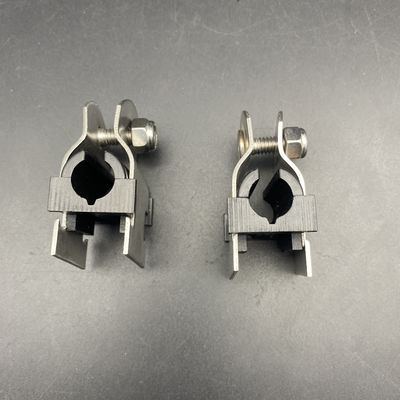 Clamparas de almohadón de acero galvanizado aisladas de 3/4"