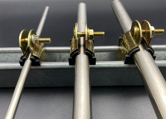 Clampada de almohadilla de ajuste de tubería aislada de metal galvanizado de 1/2 '
