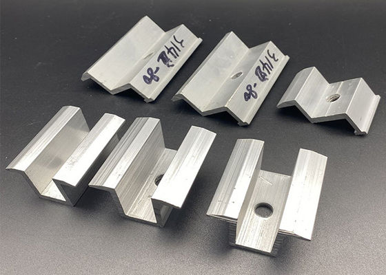 Abrazadera de montaje solar de aluminio del extremo del sistema MPPT de BIPV y mediados de abrazadera 1.4KN